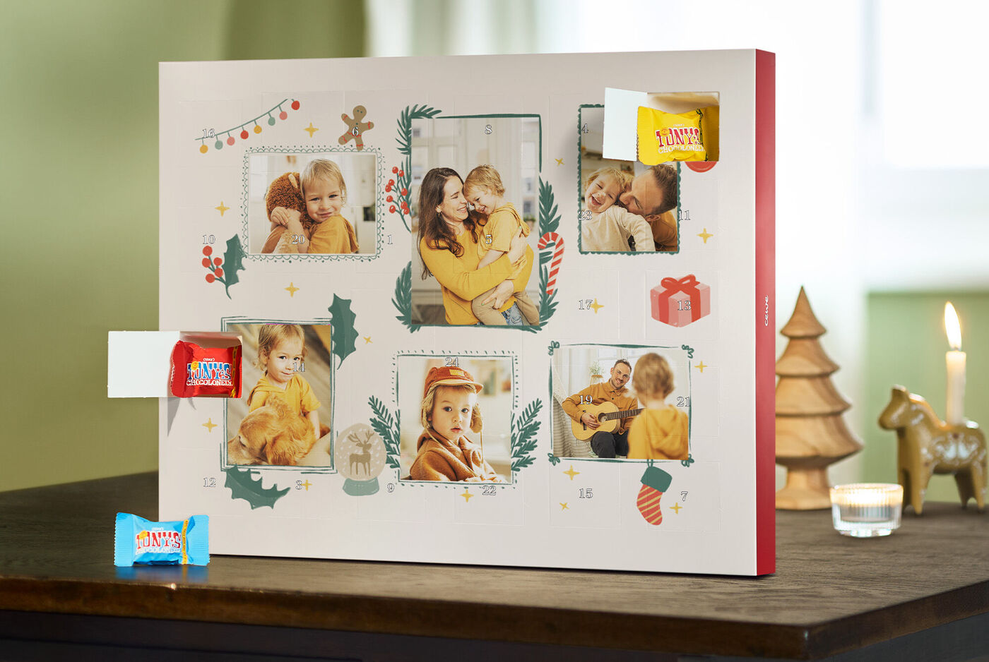 Calendario dell'Avvento colorato con foto personali e dolci sorprese.